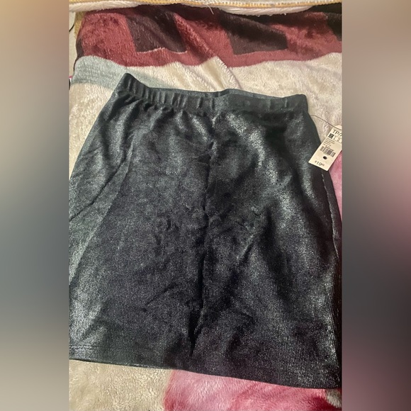 Metallic Shiny body con mini skirt - Picture 2 of 2